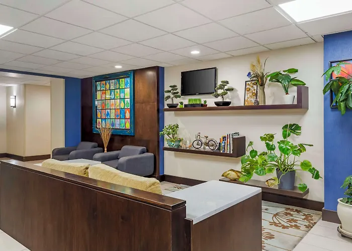 Best Western Plus Berkshire Hills Inn & Suites